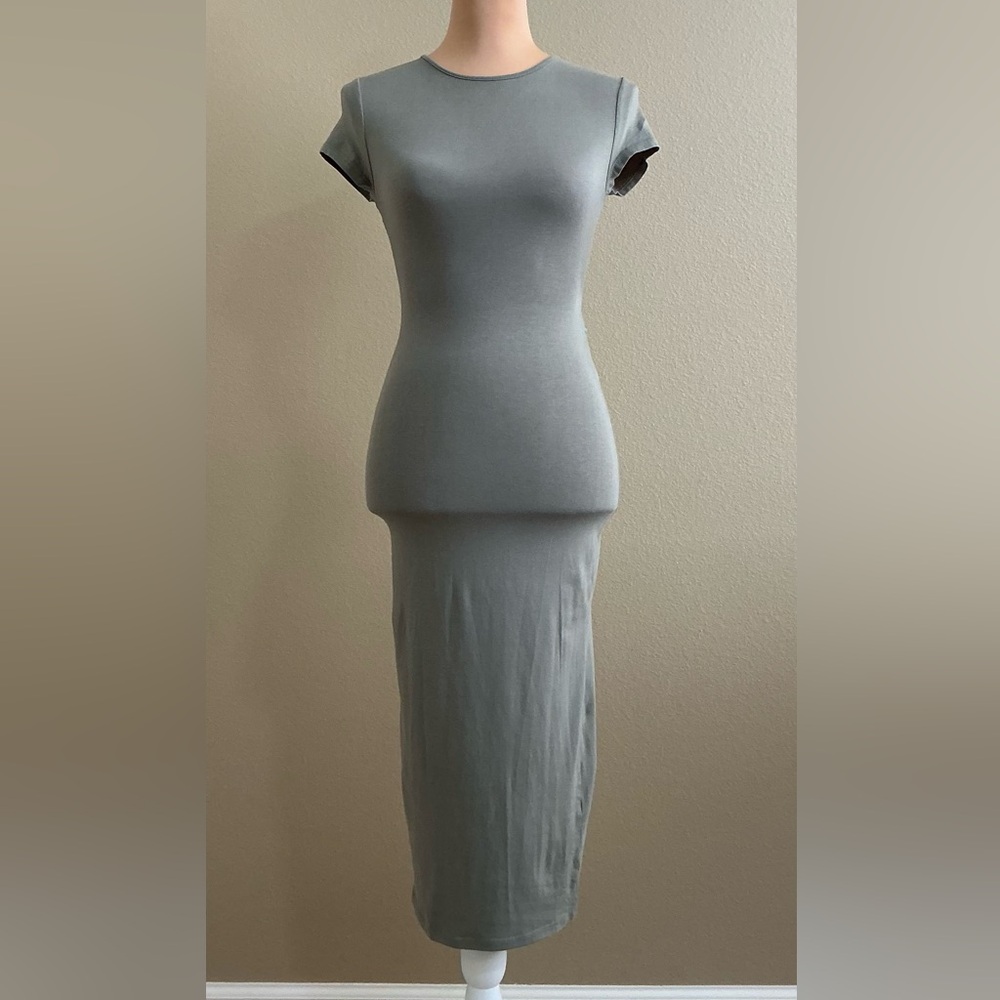 Heart & Hips Gray Midi Dress
